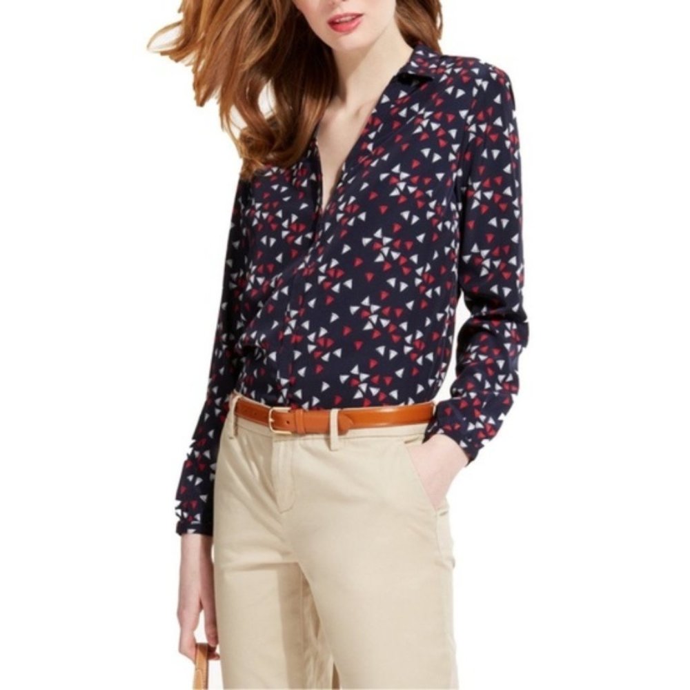 NWOT Tommy Hilfiger Sailboats Button Blouse